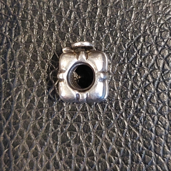 PANDORA Sterling Silver Present Charm - Picture 4 of 7